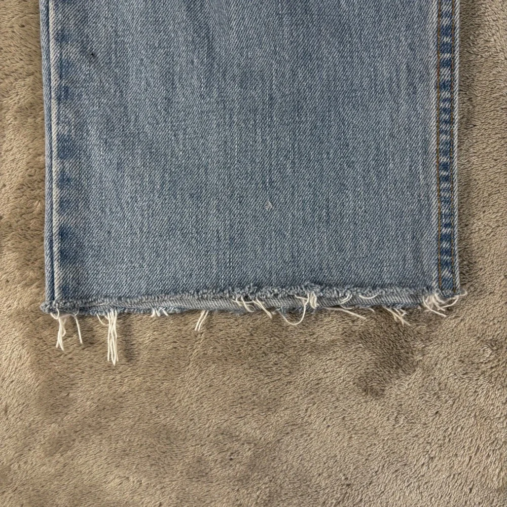 VTG Levi's 550 Relaxed Fit Mens 33x26 Light Wash Good Raw Hem USA Made 90s Denim